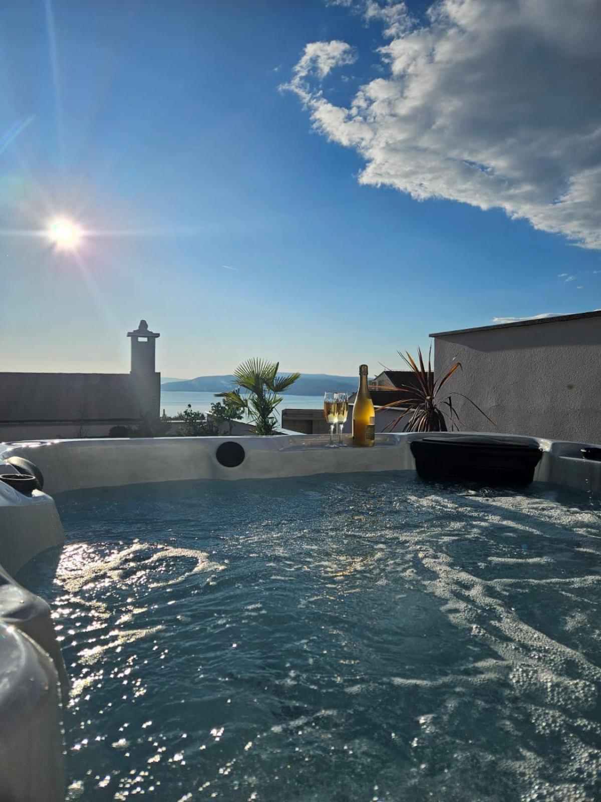 Apartman Koko With Private Jacuzzi Makarska Exterior foto