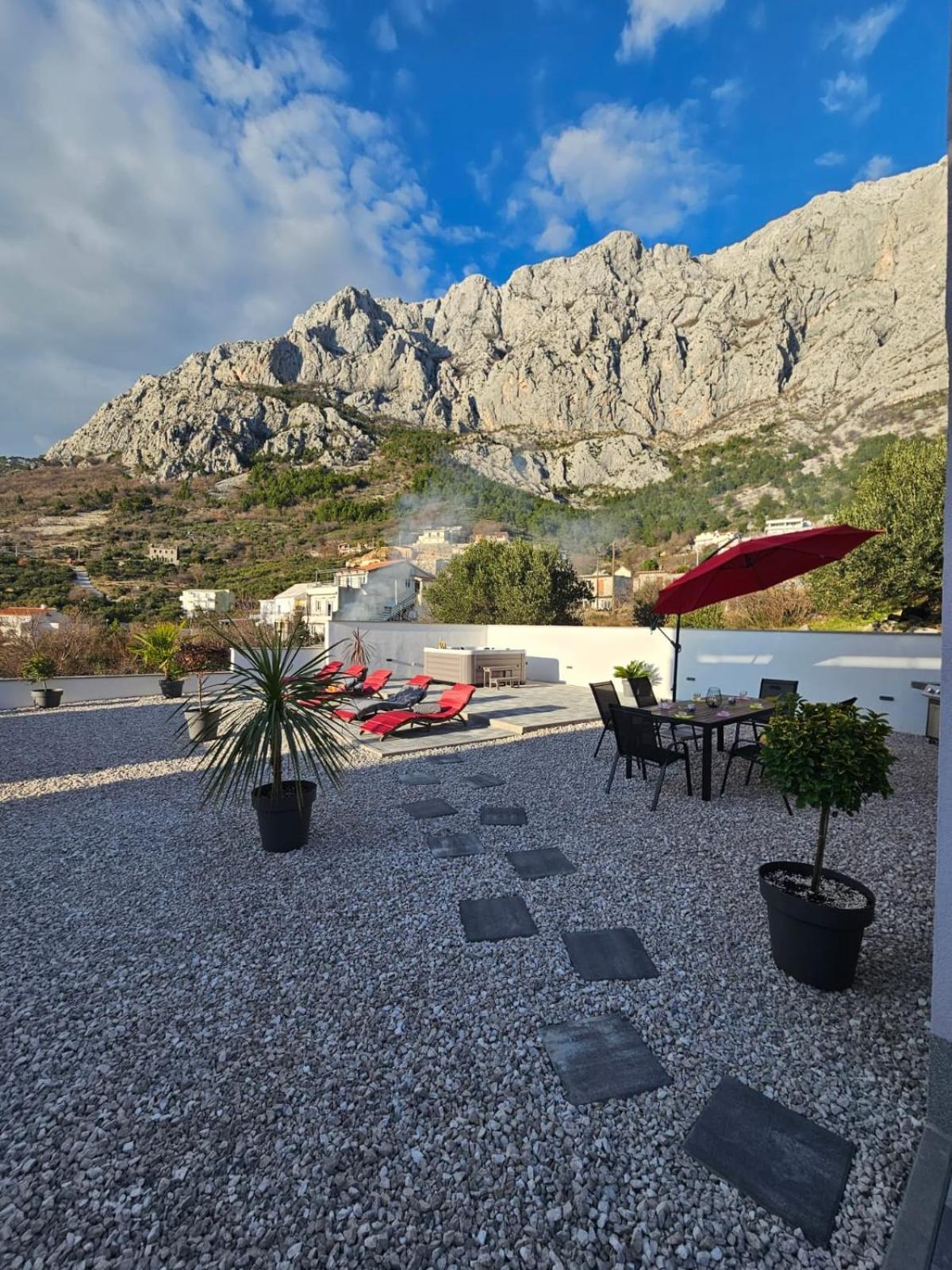 Apartman Koko With Private Jacuzzi Makarska Exterior foto