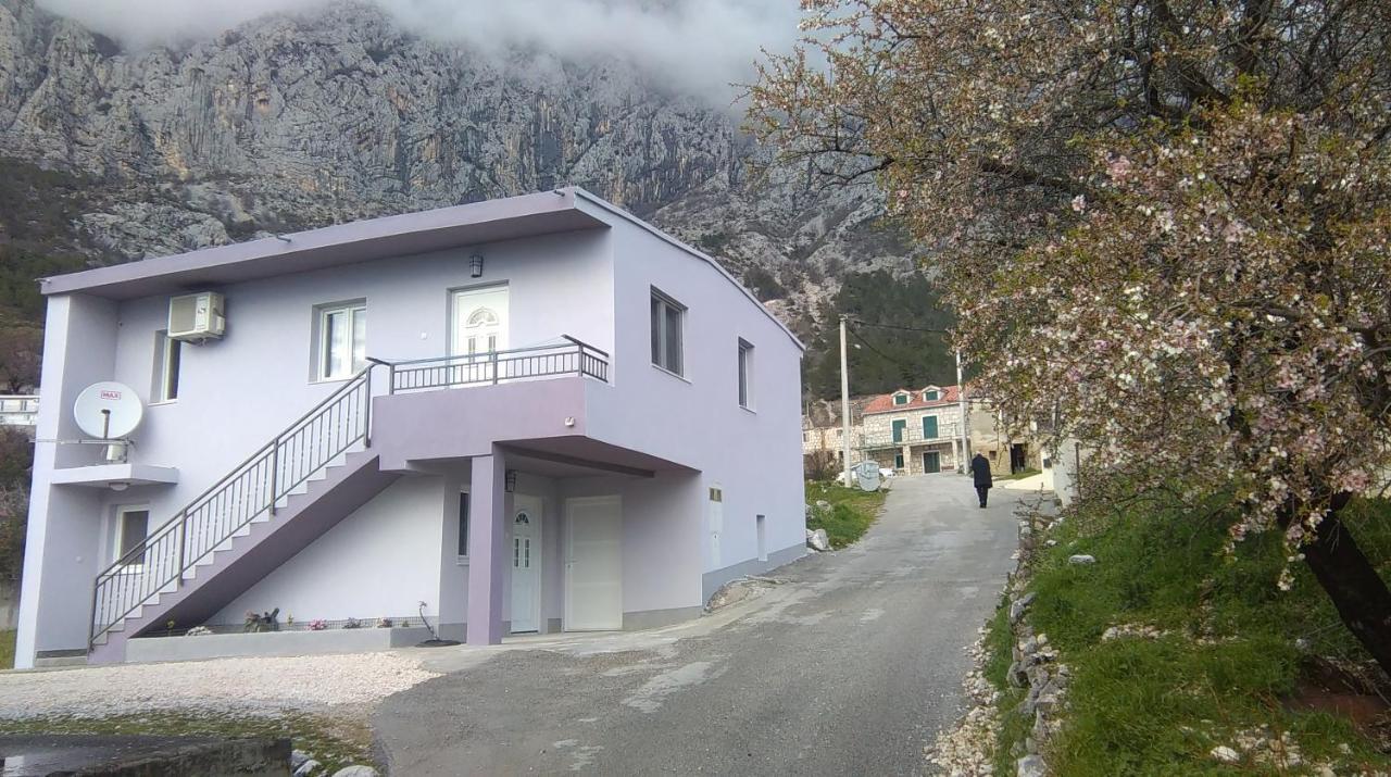 Apartman Koko With Private Jacuzzi Makarska Exterior foto
